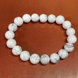 🌟 Natural White Turquoise Beaded Bracelet